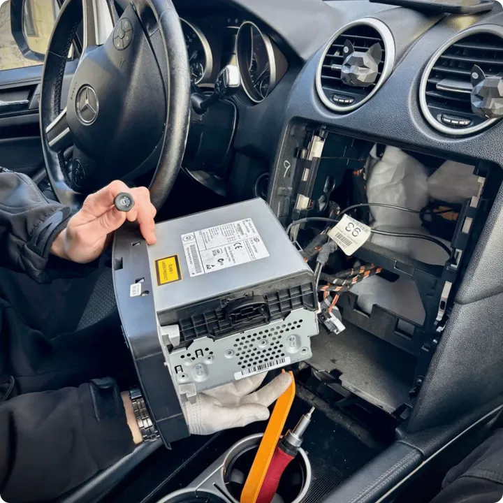 Débranchez l'autoradio